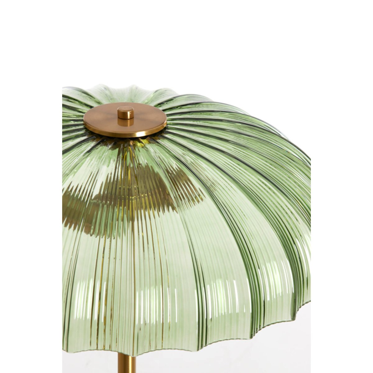 Fungo Guld/grøn gulvlampe Fra Light & Living - Det elegante og sofistikerede design tilføjer et luksuriøst præg til interiøret og skaber en varm og behagelig lysfordeling.