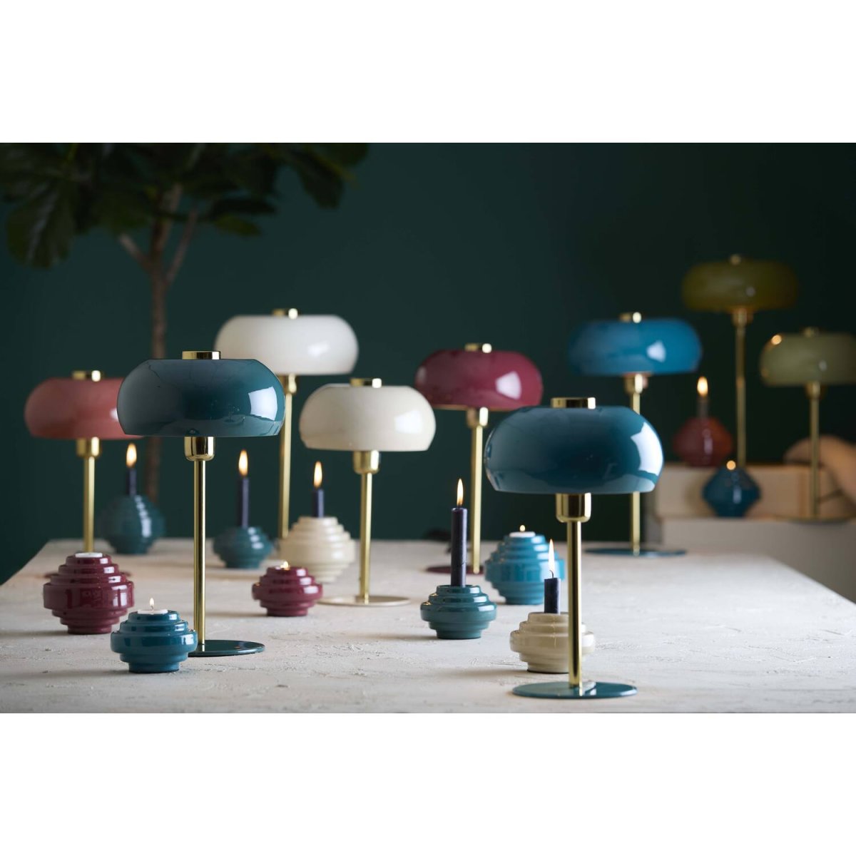 Surin 40cm Mørkegrøn bordlampe Fra Light & Living - 
