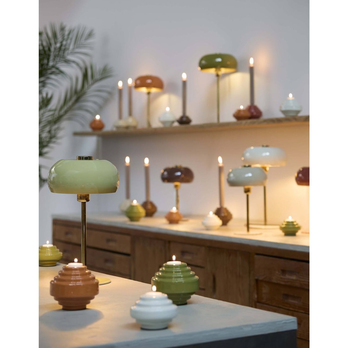 Surin 47cm Olivengrøn bordlampe Fra Light & Living - 