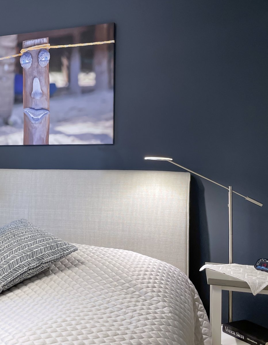 Cadiz Stål gulvlampe Fra Aneta Lighting - Dette er lampen til dig, der har brug for meget lys til h&aring;ndarbejde eller en god l&aelig;selampe.