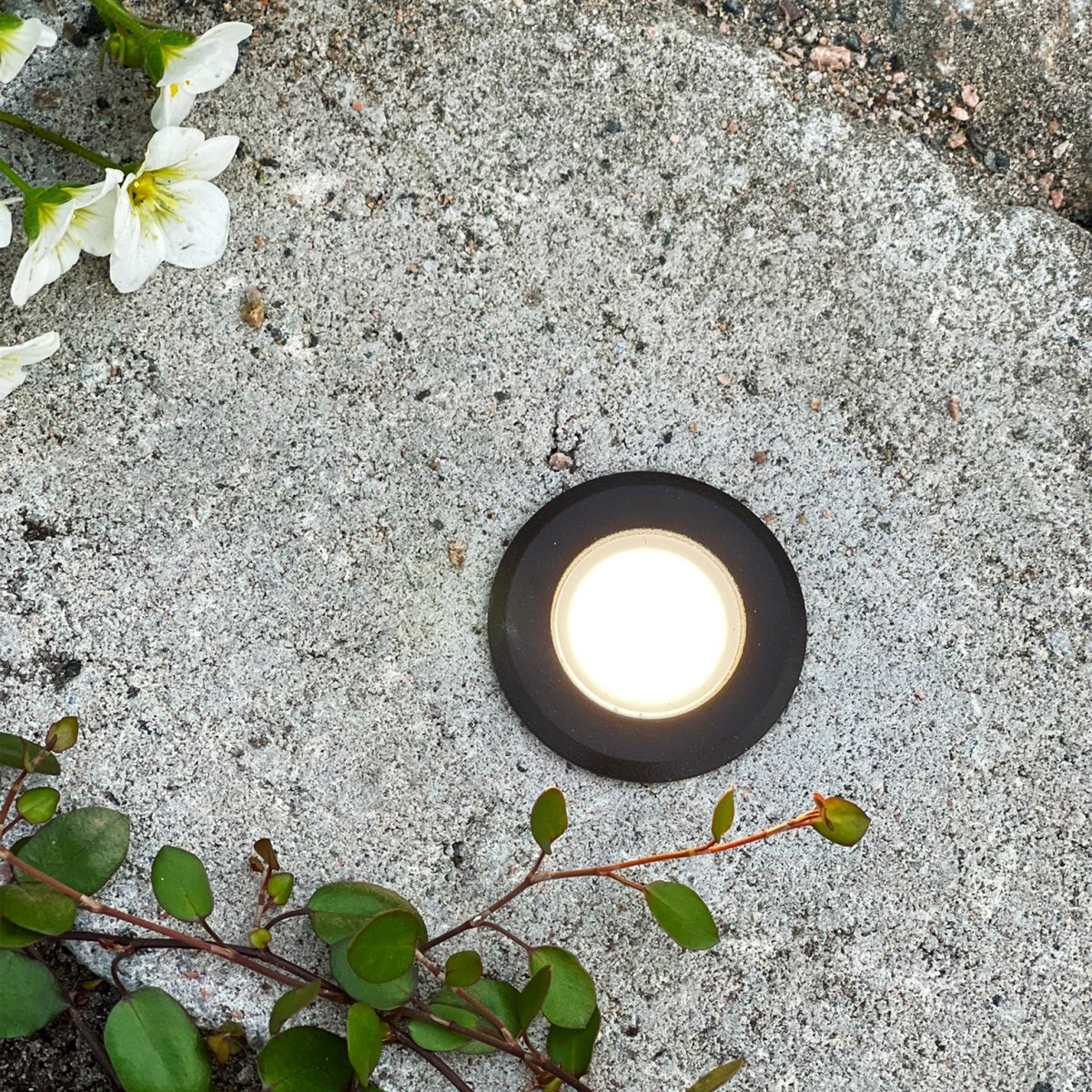 Orion 5 Sort Fra Lightson - Med Orion kan du p&aring; en bro eller langs en korridor skabe et bl&oslash;dt lysflow samtidig med, at lyset leder dig frem.