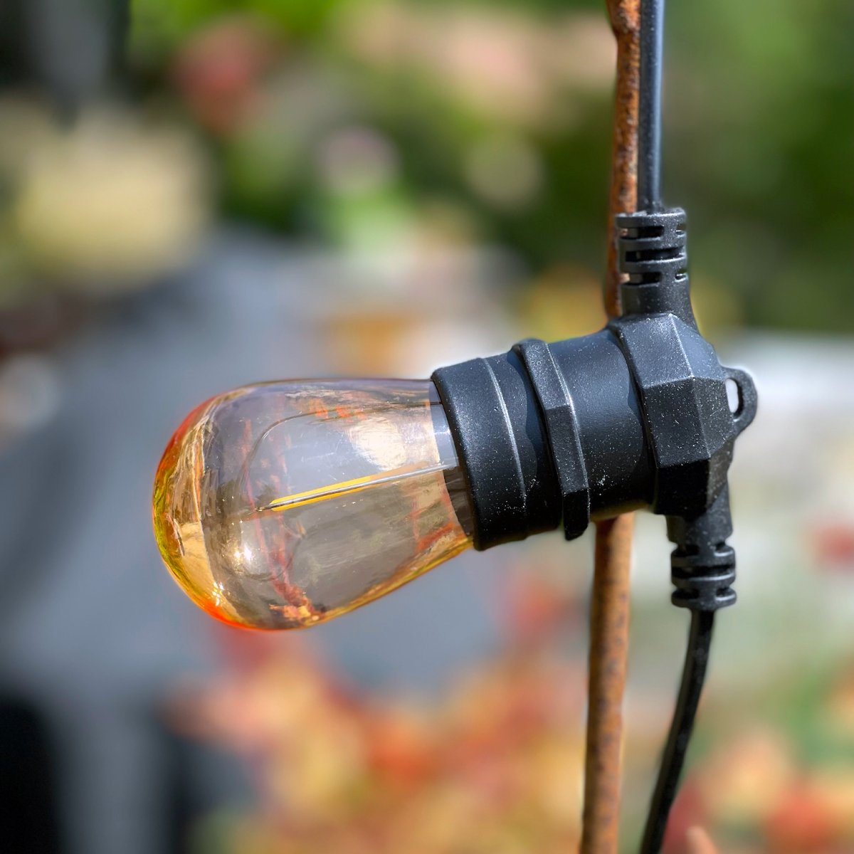 Deco bulb x 5 Årgang Fra Lightson - Et fleksibelt og prisbilligt 12-volt system til din have, som du nemt selv installerer og senere kan bygge videre på, op til 50 meter, hvis du ønsker det.