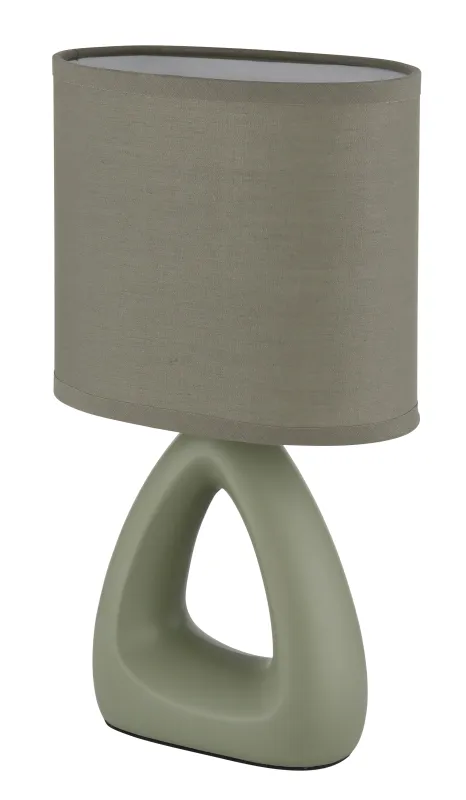 Triangle 30cm Grøn bordlampe Fra Globo Lighting - Den triangelformade basen med ett stilrent utskuret h&aring;l ger ett modernt intryck, medan den ovala textilsk&auml;rmen i mjuk ljusgr&ouml;n f&auml;rg sprider ett behagligt och j&auml;mnt ljus.