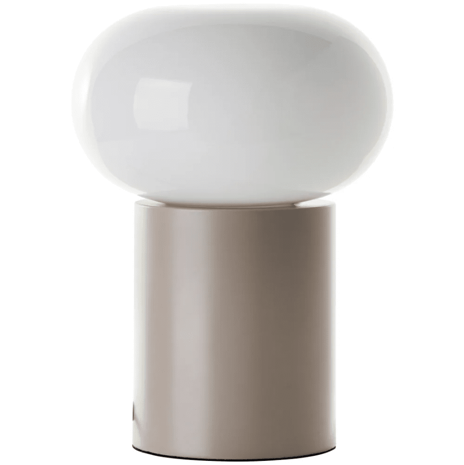 Daeny 27cm Brun bordlampe Fra Brilliant - Daeny er en moderne bordlampe med en stilfuld og blank metalbase i en brun sk&aelig;rm.