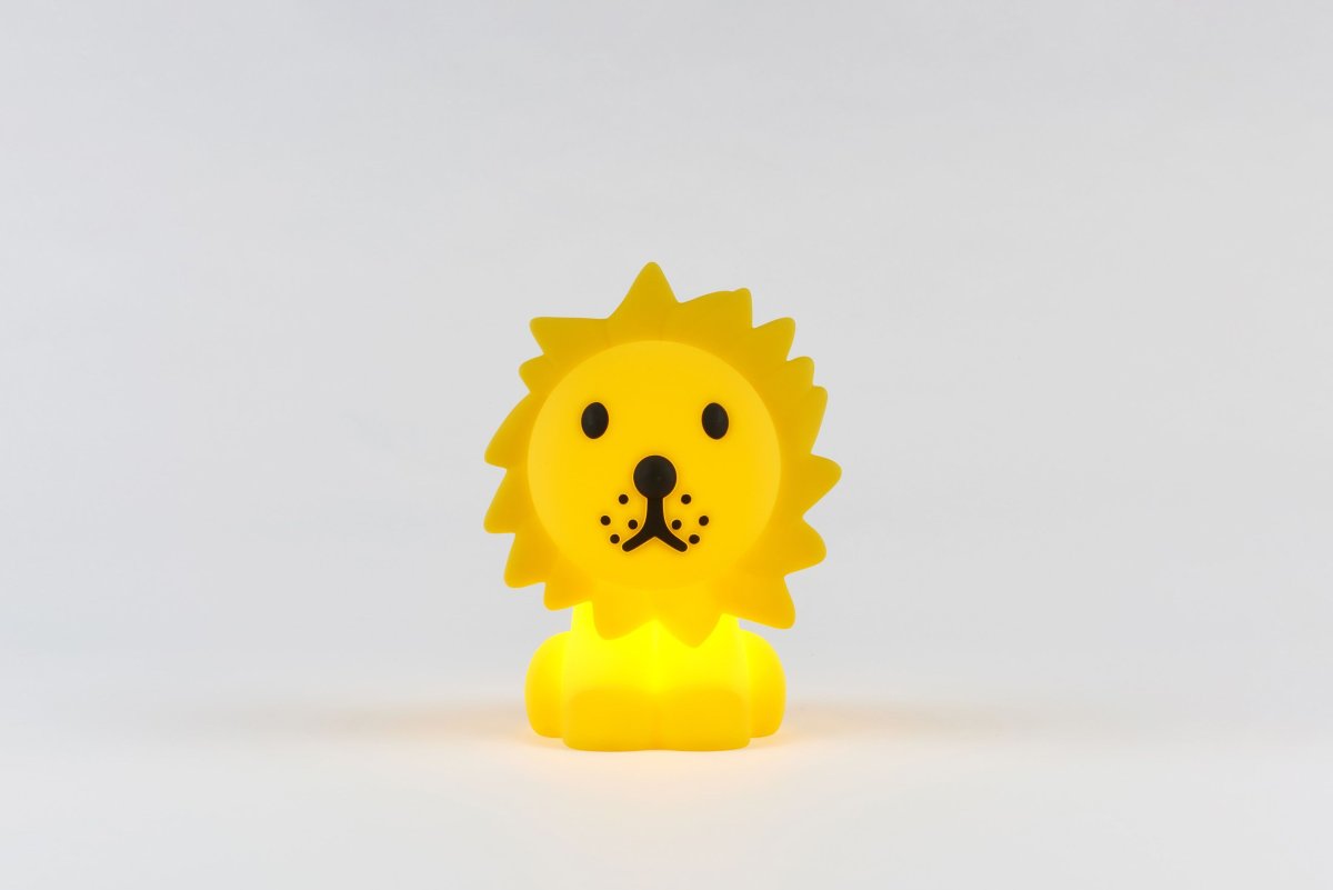 Bundle of Light - Lion Mini Gul børnelampe Fra Mr Maria - Tilf&oslash;j noget lys og gl&aelig;de til din dag og dit hjem med denne charmerende Lion-lampe.