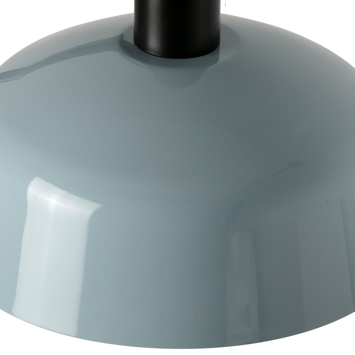 Tatawin Ø25 Grålig blå loftslampe Fra Faro Barcelona - Tatawin er en loftslampe med en sort struktur og en gr&aring; metalsk&aelig;rm, der spreder et rettet, flydende lys.