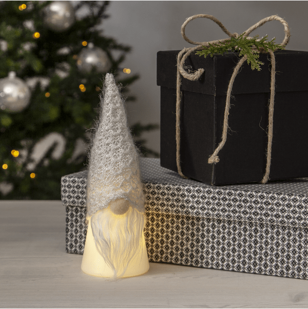 Joylight Julemand Hvid Fra Star Trading - En dejlig dekoration, der spreder julestemning i hjemmet.