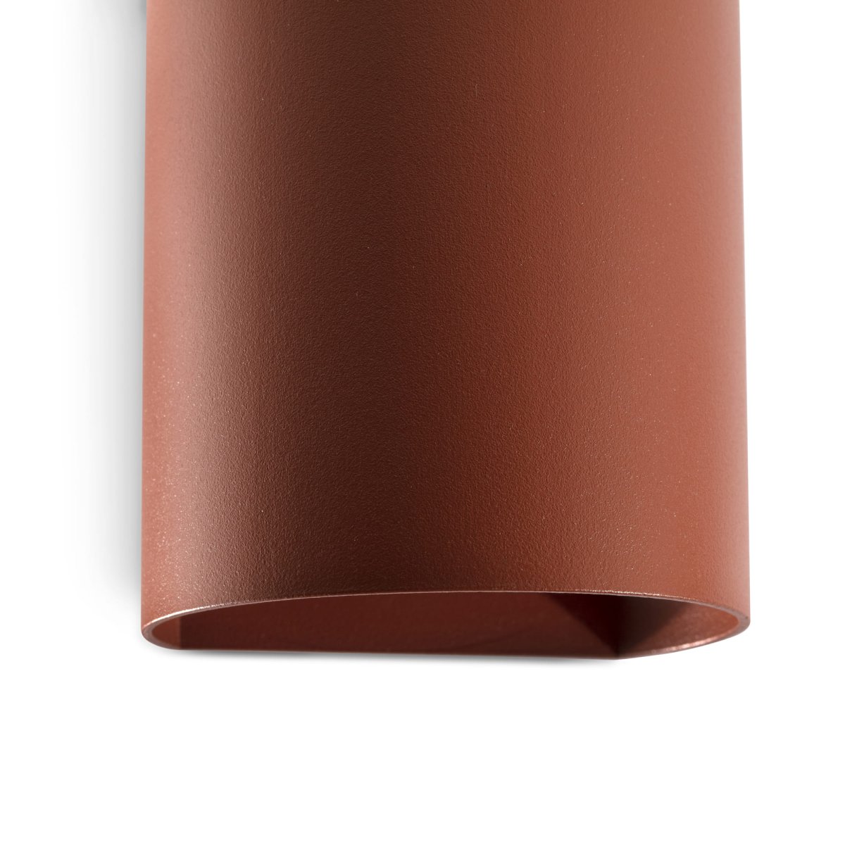 Sole 10cm Terrakotta væglampe Fra Faro Barcelona - Den f&aring;s i to st&oslash;rrelser og kan give lys i en eller to retninger, hvilket g&oslash;r den ideel til gange, trapper og mindre rum.
