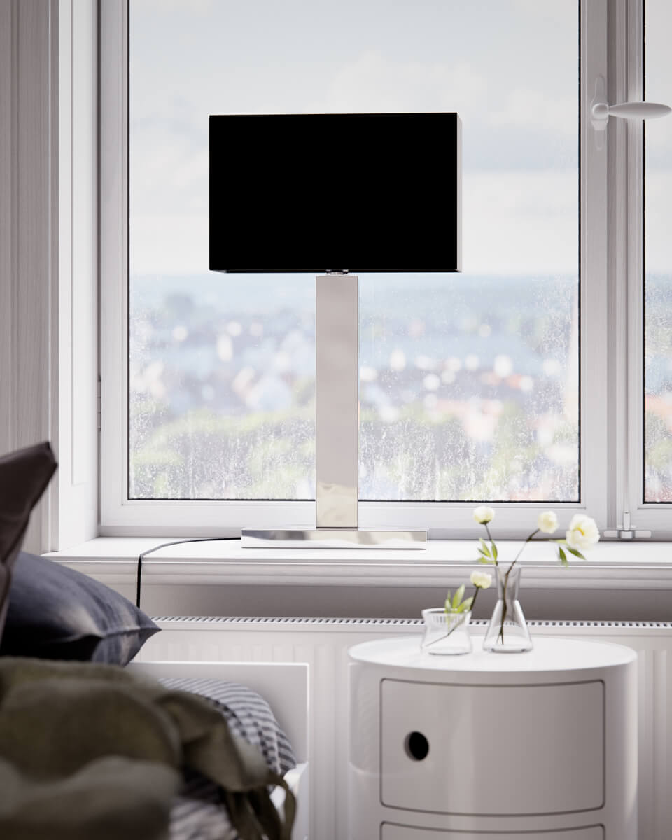 Prime 70cm Krom bordlampe Fra By Rydéns - Udforsk mulighederne med Prime bordlampen i metal og stofsk&aelig;rm, og lad dens elegante design og varme belysning fremh&aelig;ve dit store vindue og skabe en indbydende atmosf&aelig;re i dit hjem.