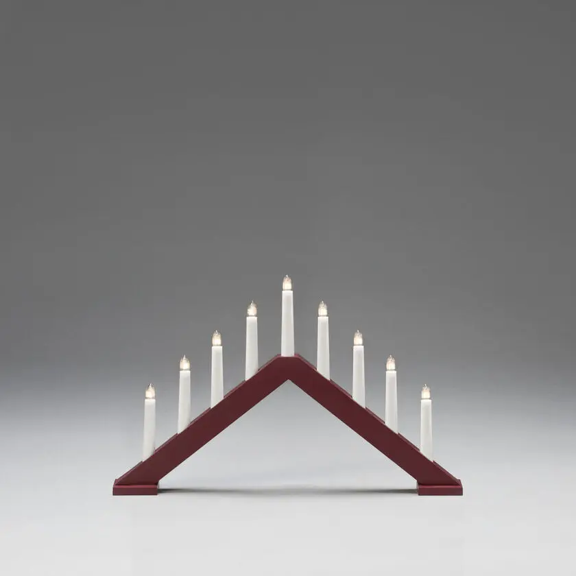 Candelabra 9 Lights Mat mørkerød Fra Konstsmide - Giv dit hjem en tidl&oslash;s og stilfuld julestemning med denne elegante adventsstage i tr&aelig;.