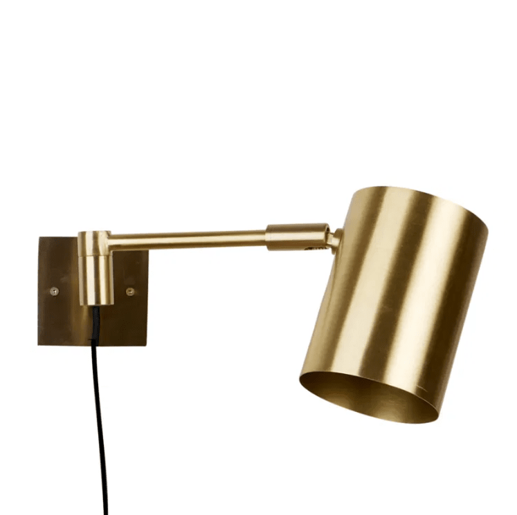 Hali Mat messing læselampe Fra H. Skjalm P - Enkel og elegant lampe, der er perfekt til kontoret, hallen eller som læselampe i soveværelset eller ved sofaen.