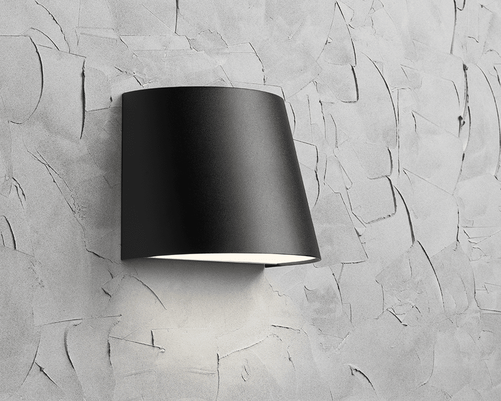 Mini Sort udendørslampe Fra Westal - Bagsiden er udstyret med to ind- og udgange og hurtig tilslutningsterminal, som gør den nem at installere.