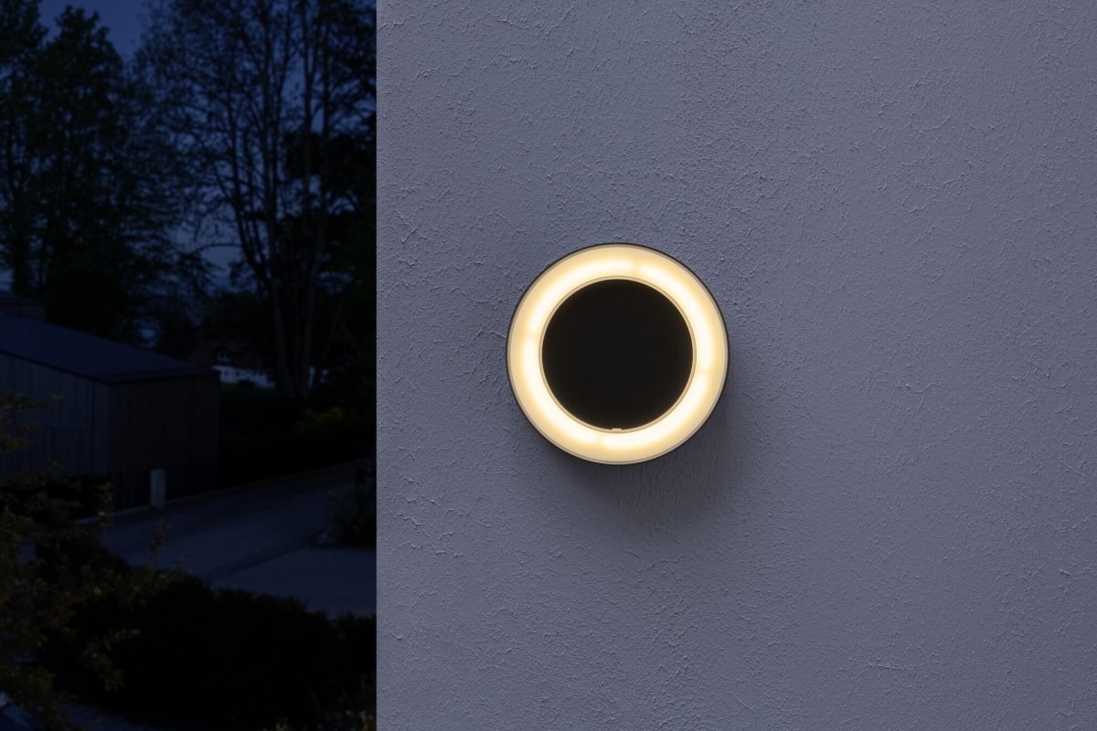 Ring Mørkegrå udendørslampe Fra Ledvance - Tillverkad av aluminium och med IP44-klassning &auml;r den t&aring;lig mot v&auml;der och passar perfekt f&ouml;r fasader, entr&eacute;er och uteplatser.