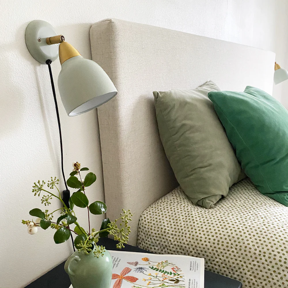 Urban Short Lysegrøn læselampe Fra Superliving - Ideel til sovev&aelig;relset, stuen eller studiet &ndash; Urban Short er en fleksibel og tidl&oslash;s belysningsl&oslash;sning, der fremh&aelig;ver stilen i ethvert rum!