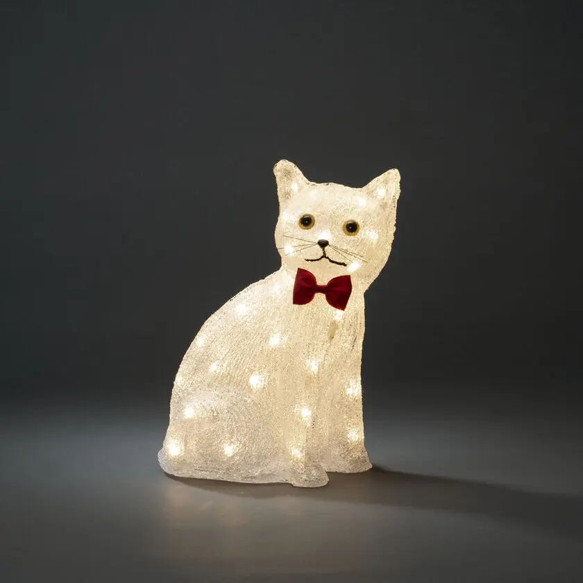Siddende Kat I Akryl Klar Fra Konstsmide - Charmerende og legende &ndash; denne siddende kat i akryl spreder varme med sine 40 varmhvide LED-lys.