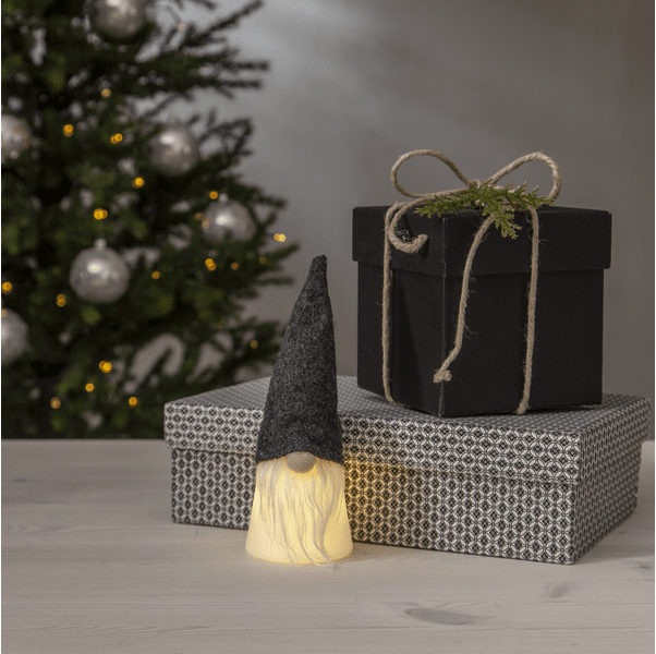 Joylight Julemand Sort Fra Star Trading - En dejlig dekoration, der spreder julestemning i hjemmet.