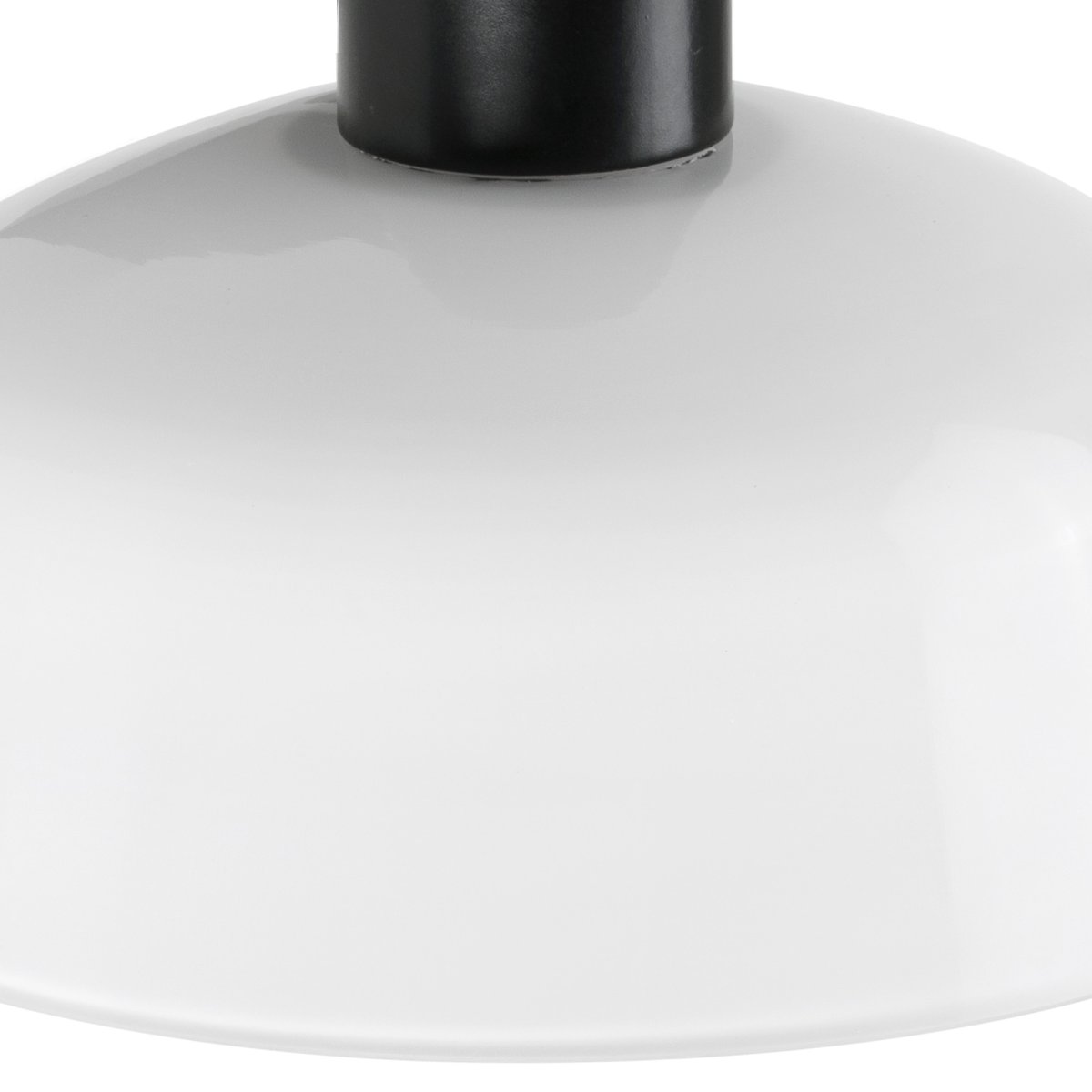 Tatawin Ø25 Hvid loftslampe Fra Faro Barcelona - Tatawin er en loftslampe med en sort struktur og en hvid metalsk&aelig;rm, der spreder et rettet, atmosf&aelig;risk lys.