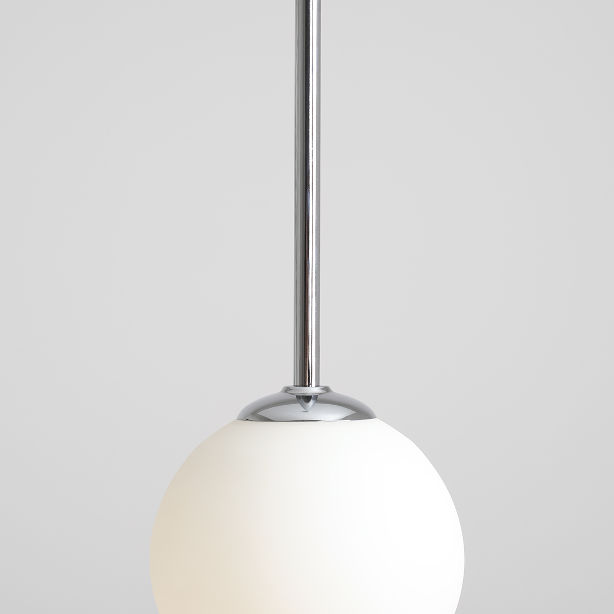 Bosso Ø14 Chrom loftslampe Fra Artera - Det tidløse design gør den til den perfekte belysning til både moderne og klassiske interiører.