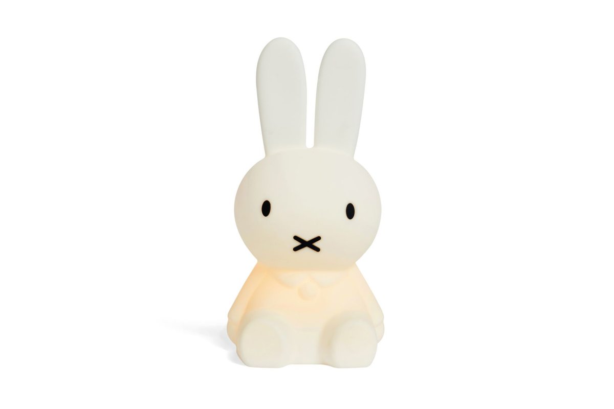 Bundle of Light - Miffy Mini Hvid børnelampe Fra Mr Maria - Tilf&oslash;j noget lys og gl&aelig;de til din dag og dit hjem med denne charmerende Miffy-lampe.