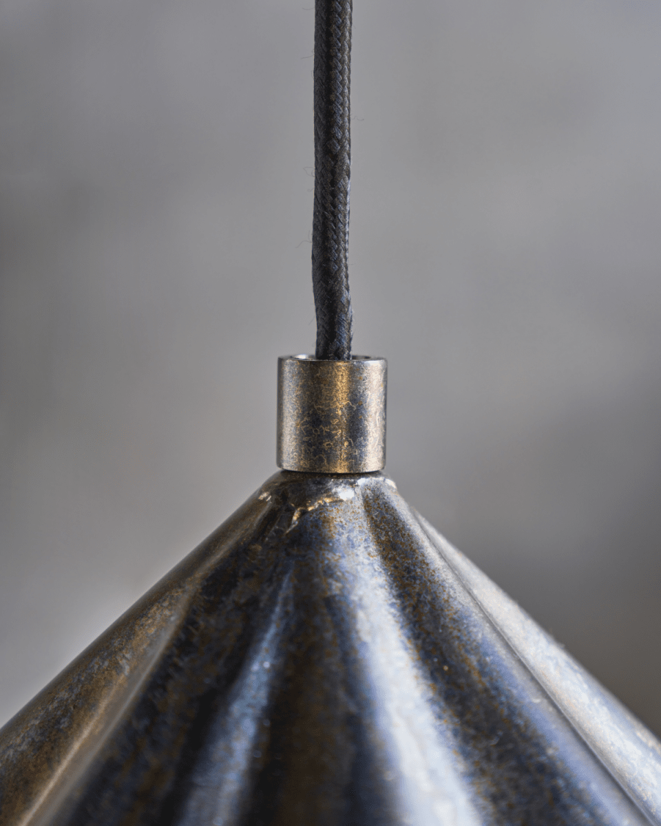 Flola Ø50 Antik brun loftslampe Fra House Doctor - Giv spisestuen en ny stil med denne store loftslampe fra House Doctor.