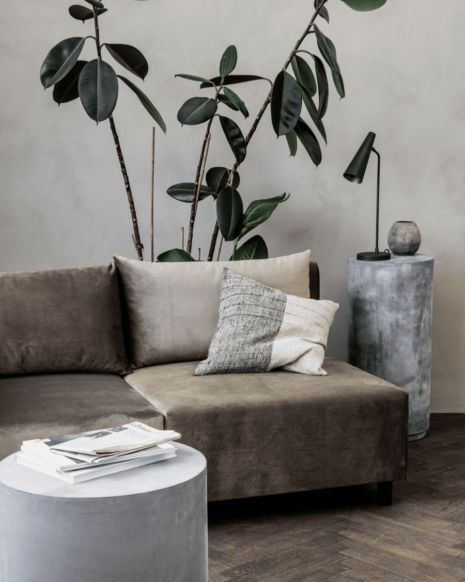 Precise 52cm Mat sort skrivebordslampe Fra House Doctor - Brug lampen tændt; dit skrivebord på&aring; kontoret, p&aring; natbordet i soveværelset eller p&aring; hylden i køkkenet.