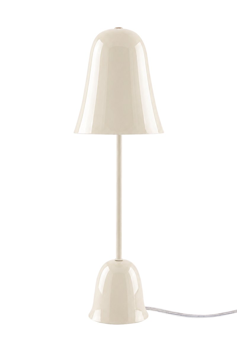 Blåklockan 50cm Hvid bordlampe Fra Globen Lighting - Den Blå Klokke er en elegant og tidløs bordlampe i jern med en højglans elfenbensfinish.