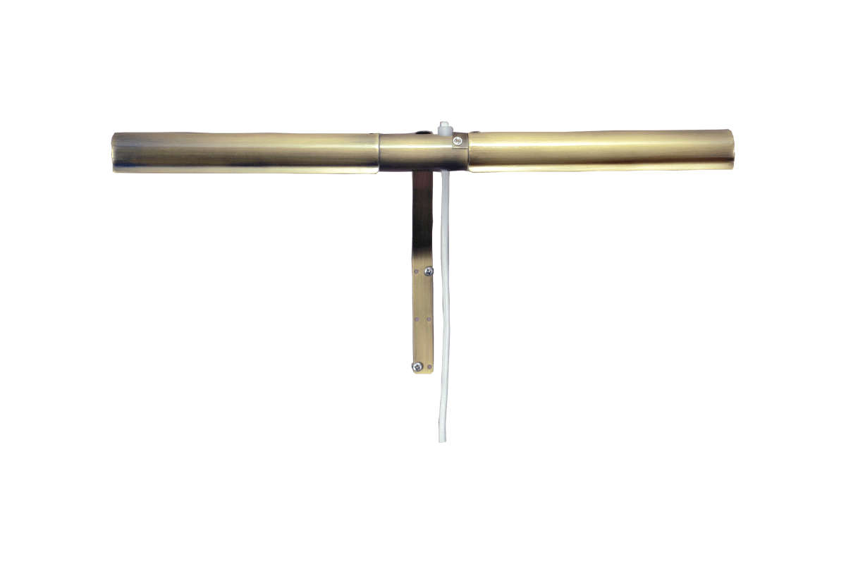 Picasso 47cm Antik messing Fra Aneta Lighting - Picasso billedlampe er en elegant metallampe med en antik messingfinish, der giver et klassisk og stilfuldt udtryk.