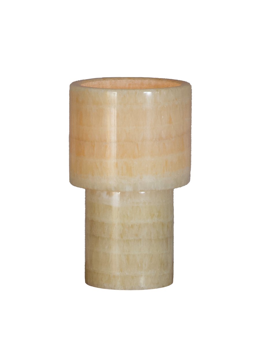 Lucie 16cm Natur bærbar Fra PR Home - Lucie genopladelig bordlampe i marmor er en elegant og stemningsfuld lampe, der spreder et smukt, varmt lys.