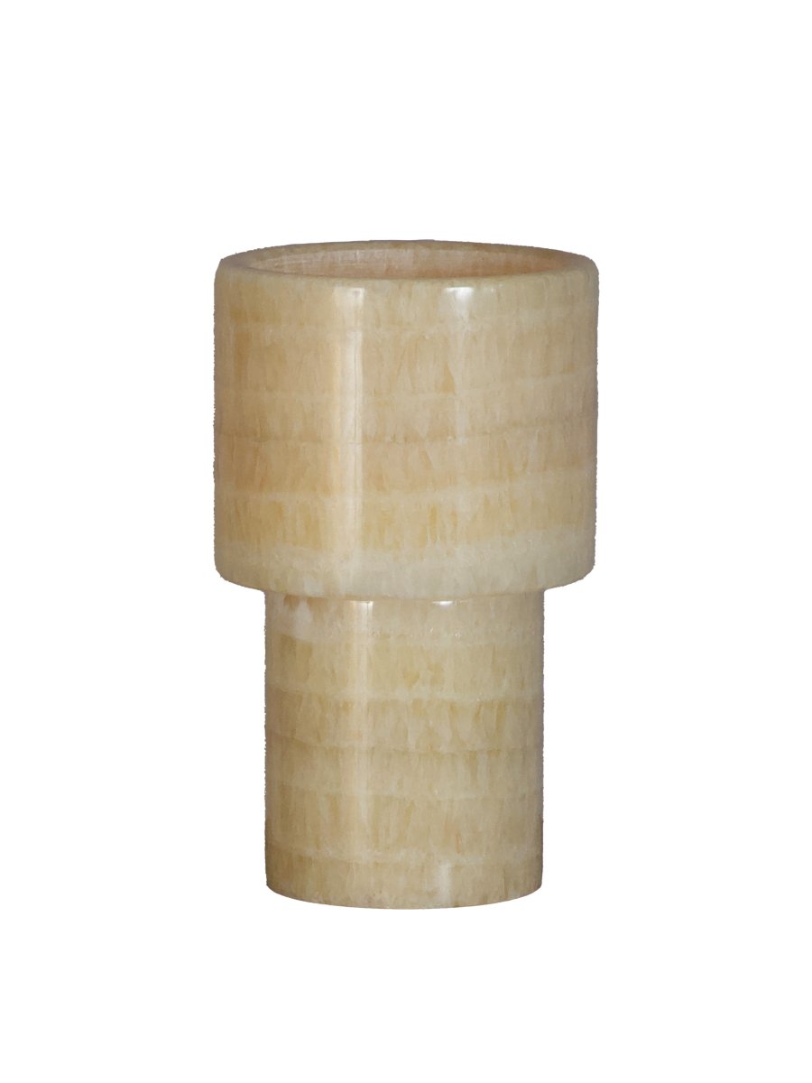 Lucie 16cm Natur bærbar Fra PR Home - Lucie genopladelig bordlampe i marmor er en elegant og stemningsfuld lampe, der spreder et smukt, varmt lys.