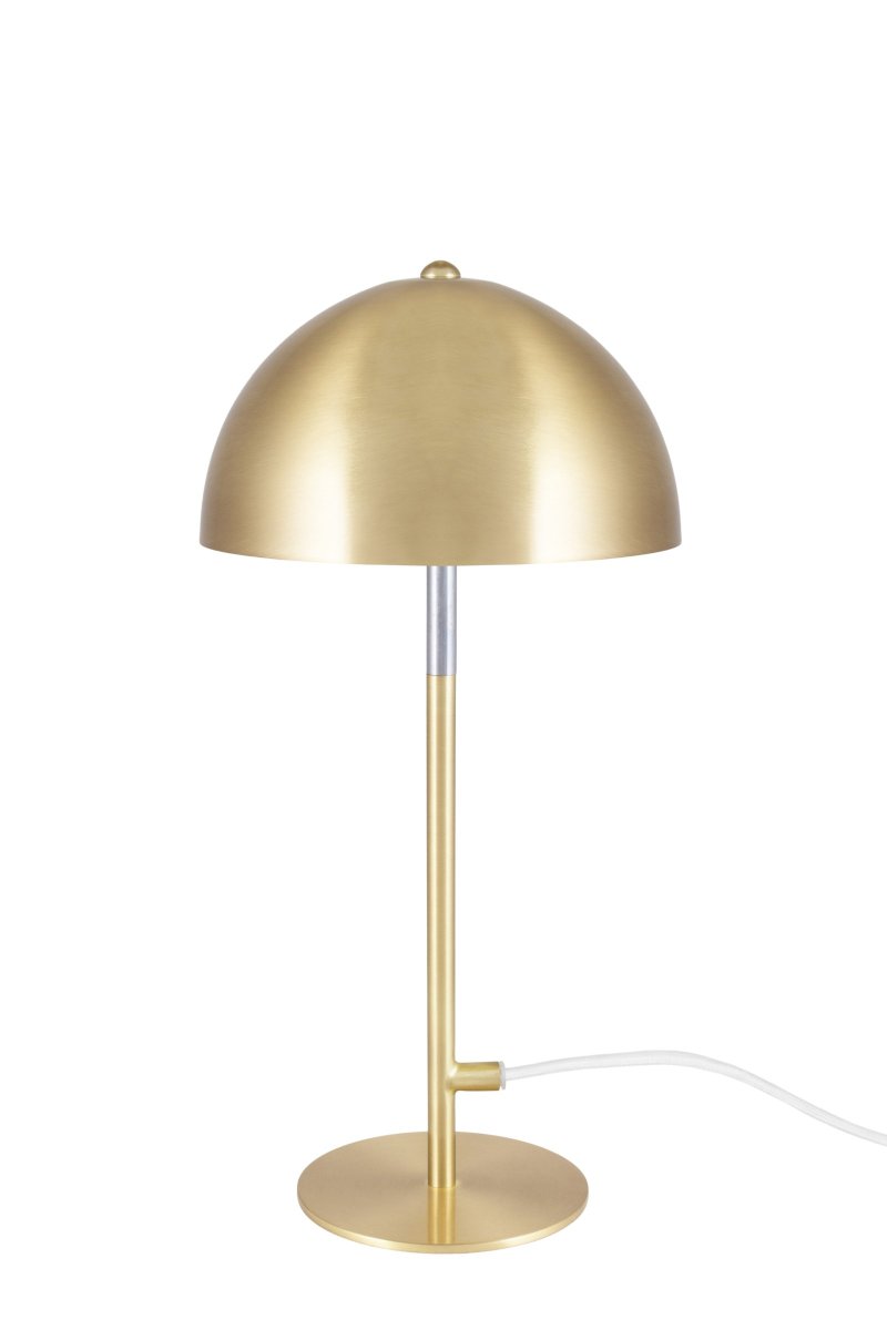 Icon 36cm Børstet messing bordlampe Fra Globen Lighting - I denne udgave er lampen lavet af galvaniseret metal i farven b&oslash;rstet messing, som kontrasteres af lampens skinnende og krom detalje.