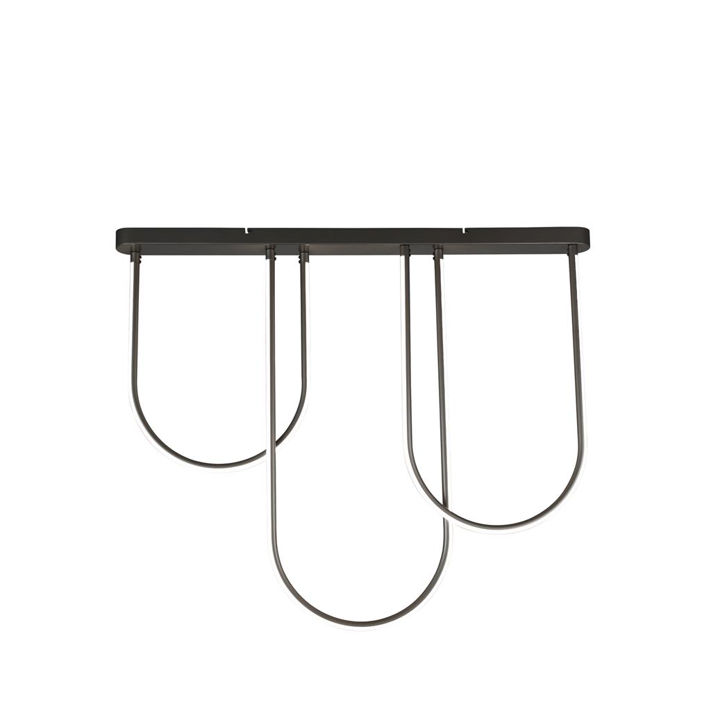 Chime 110cm Sort plafond Fra Searchlight - Chime er en loftlampe, der med sin moderne, buede form og matsorte finish vil være et sandt samtaleemne i rummet.