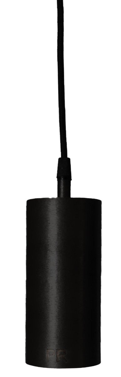 Ample Ø7 Sort vindueslampe Fra PR Home - Ample metalvindueslampe fås i tre forskellige finish, alle med et PR Home-stempel indstøbt i lampen.