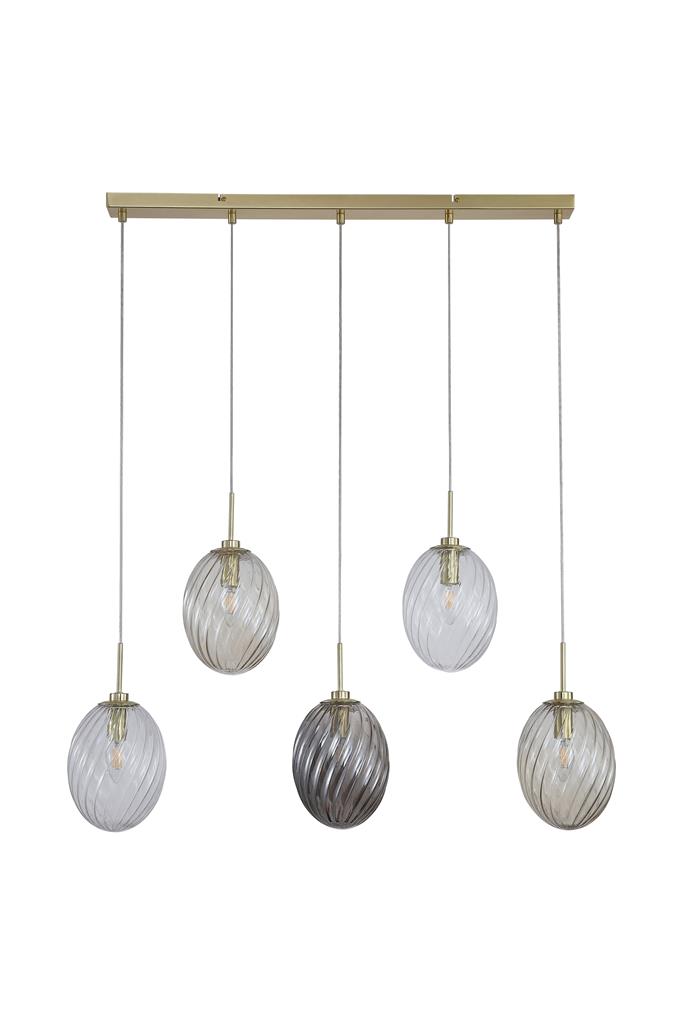 Whirl 92cm Messing loftslampe Fra Searchlight - De hvirvlende ribber i glasset skaber struktur og en levende lysfordeling, der giver rummet en blød og indbydende atmosfære.