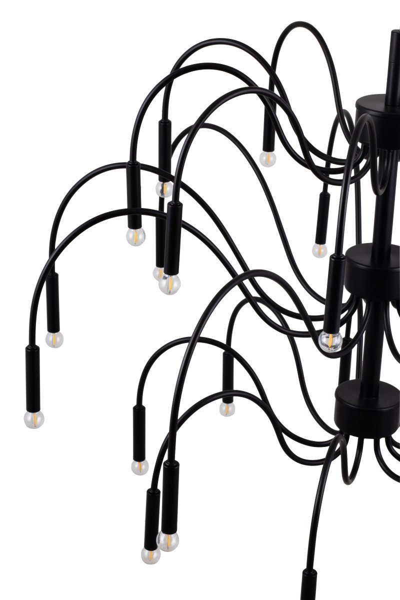 Ben Ø70 Sort loftslampe Fra Globen Lighting - Lampen er lavet af matlakeret sort metal, har en 300 cm lang sort tekstilledning med ledning og en matchende baldakin af metal.
