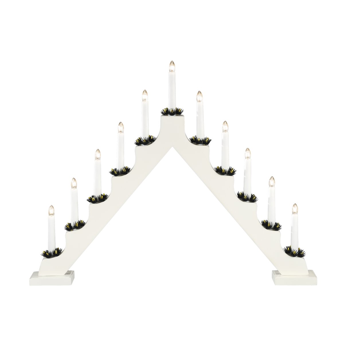 Candelabra 11 Lights Hvid Fra Konstsmide - Med sine 11 stearinlys i klassisk trapezform og dekorative manchetter skaber den en varm og festlig stemning i hjemmet.