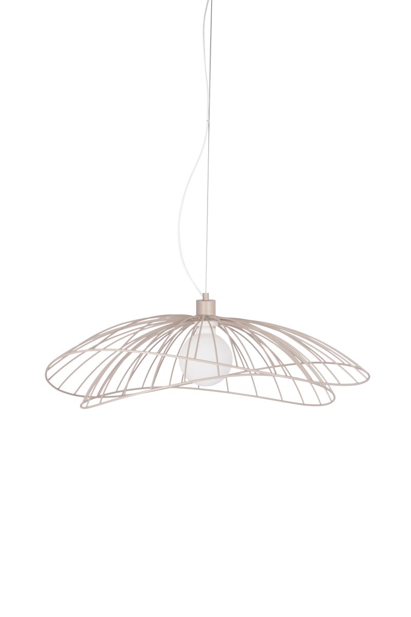 Ray Ø70 Beige loftslampe Fra Globen Lighting - De to skærme kan arrangeres på forskellige måder - enten placeret oven på hinanden eller monteret inden i hinanden for at skabe en lavere pendel.