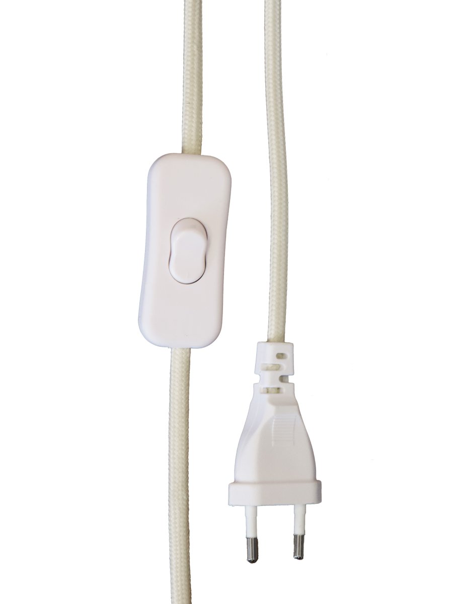 Lyon 32cm Brun bordlampe Fra PR Home - Med sit stilfulde og indbydende design passer Lyon lige godt p&aring; et sidebord, natbord eller i et vindue, hvor den bliver et dekorativt og stemningsfuldt element i b&aring;de klassiske og moderne hjem.