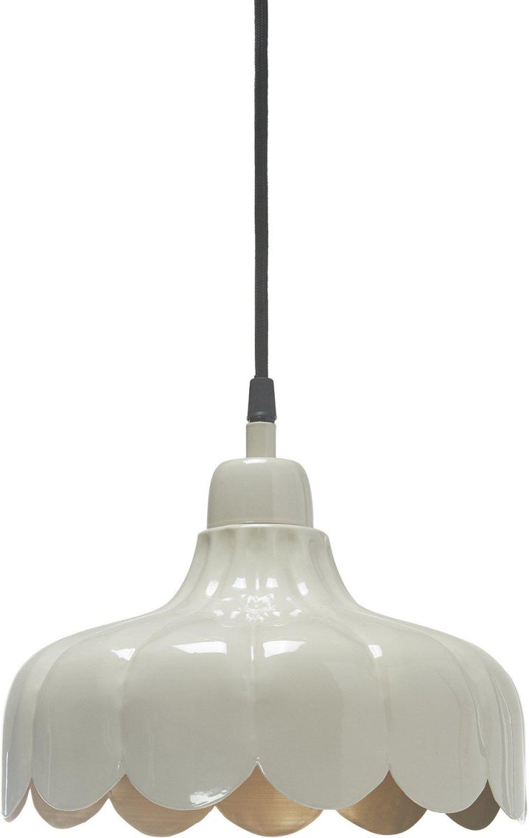 Wells Ø24 Beige vindueslampe Fra PR Home - Vi er blevet inspireret af en blomst og har skabt denne serie i flere modeller og farver.