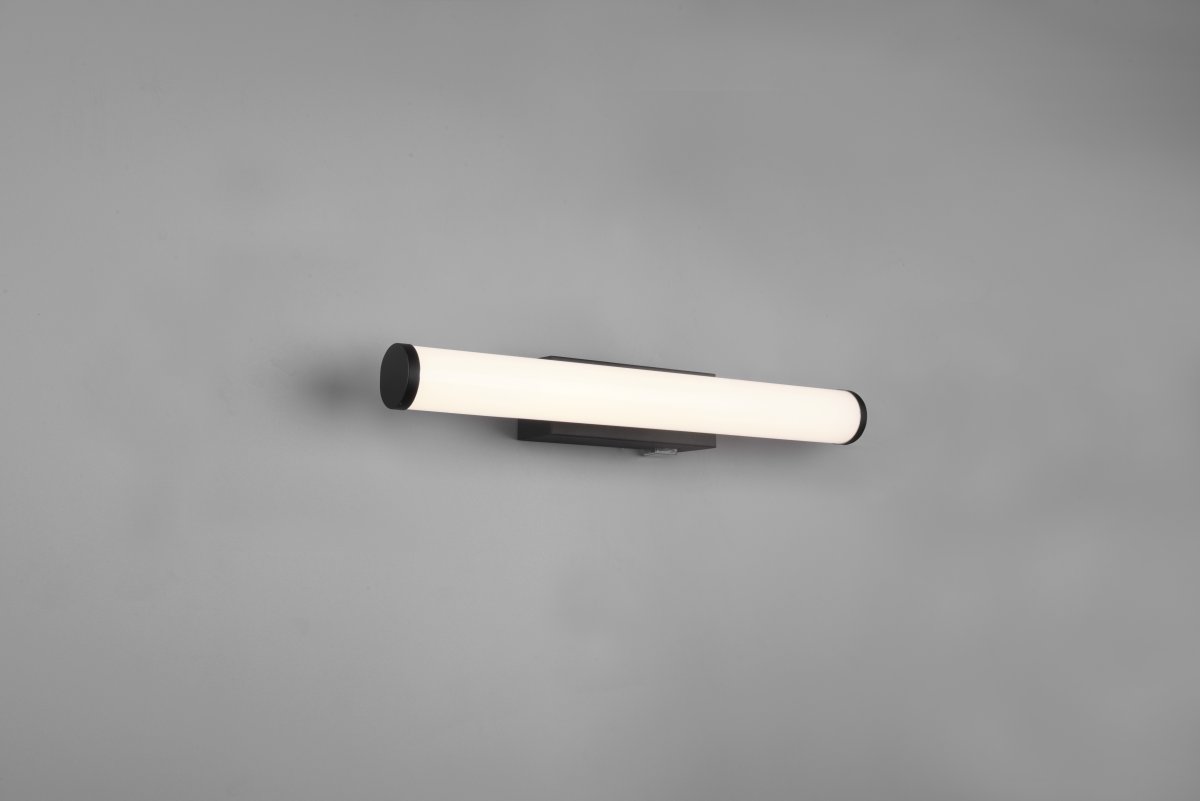 Mattimo 40cm Sort badeværelseslampe Fra Trio Lighting - Den kombinerer matsort metal og hvid plast for et harmonisk look og kan styres med en vægkontakt eller den integrerede kontakt.