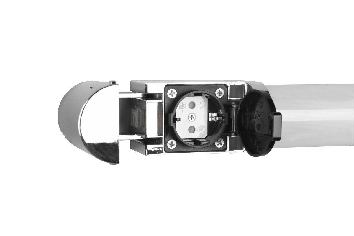 Piera 42cm Chrom badeværelseslampe Fra Trio Lighting - Lampen er udstyret med moderne LED-teknologi for høj lyskvalitet og effektivitet.