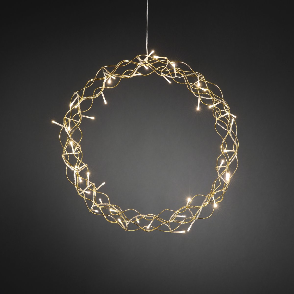 LED-krans Ø45 Guld Fra Konstsmide - En dekorativ LED-guirlande, der spreder en varm og fortryllende gl&oslash;d i hjemmet.