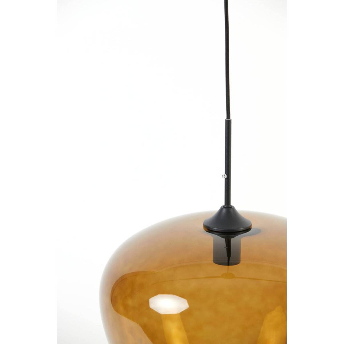 Mayson Ø40 Brun loftslampe Fra Light & Living - Mayson er en elegant og stilfuld pendellampe med en sk&aelig;rm i bruntonet glas, der giver et bl&oslash;dt og behageligt lys.