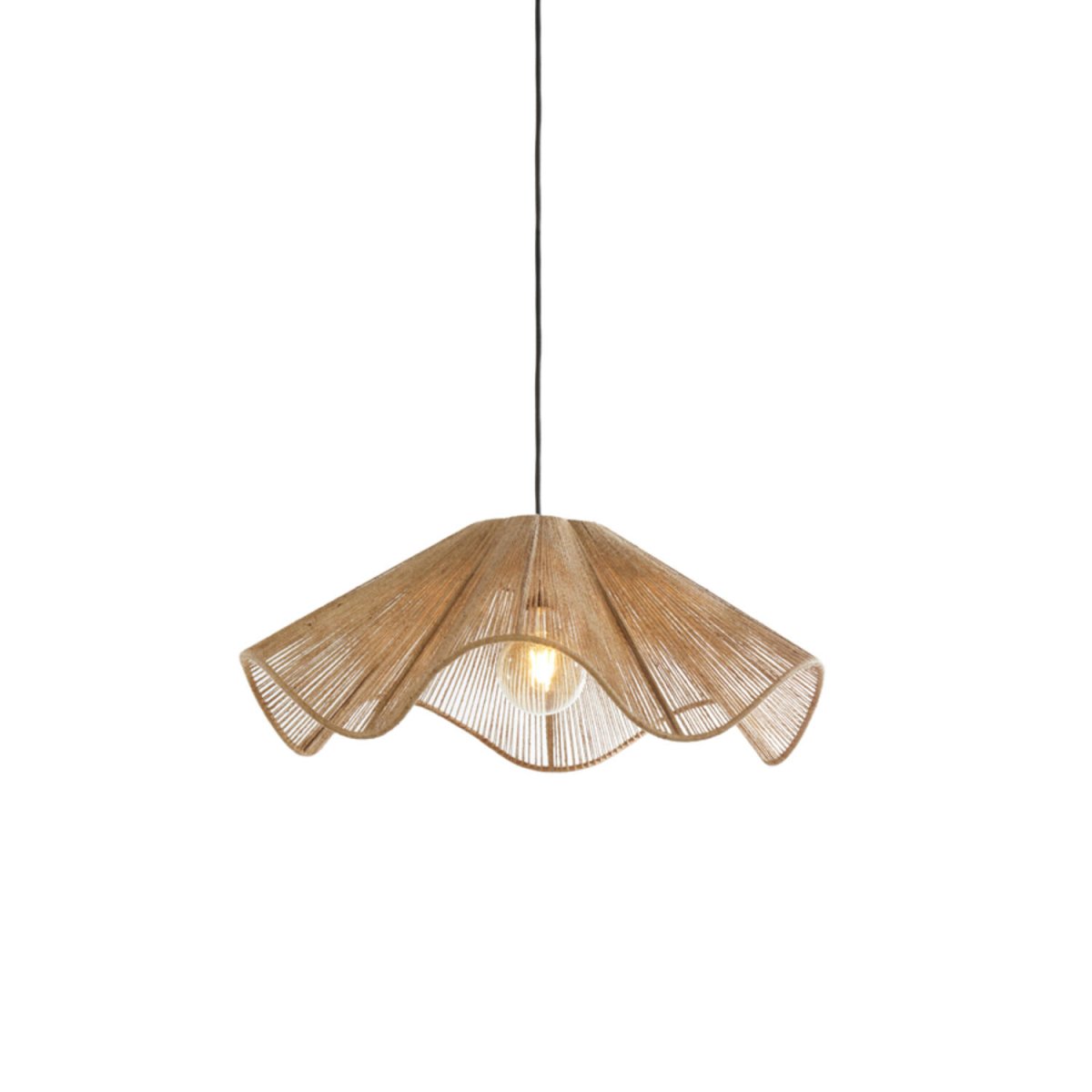 Fodara Ø60 Natur loftslampe Fra Light & Living - Skærmen er viklet ind i snoet jutetråd, hvilket skaber et let og luftigt udseende.