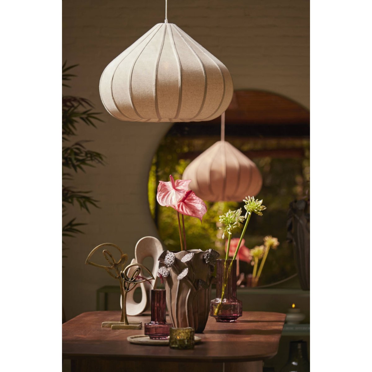 Zubeda Ø60 Brun loftslampe Fra Light & Living - Zubeda er en stilfuld pendellampe med en naturlig brun hørskærm.