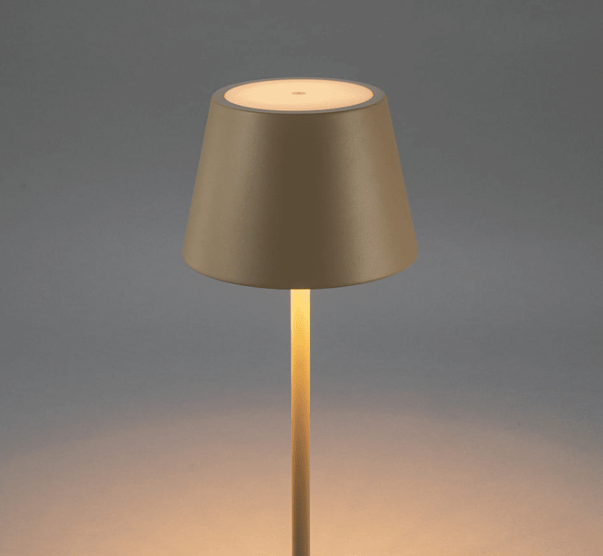 Pomezia 124cm Sand bærbar Fra Konstsmide - Højden er justerbar mellem 53 og 124 cm, så du kan også bruge den som høj bordlampe.