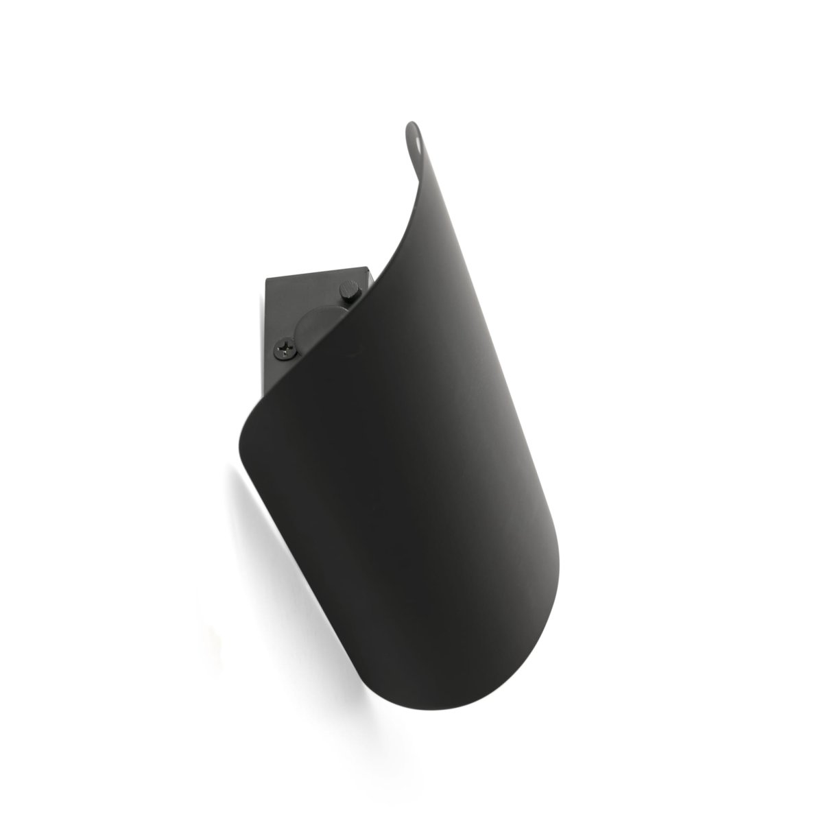 Novo 25cm Sort væglampe Fra Faro Barcelona - Lavet af metal og kan monteres b&aring;de lodret og vandret - perfekt til fleksible interi&oslash;rer.