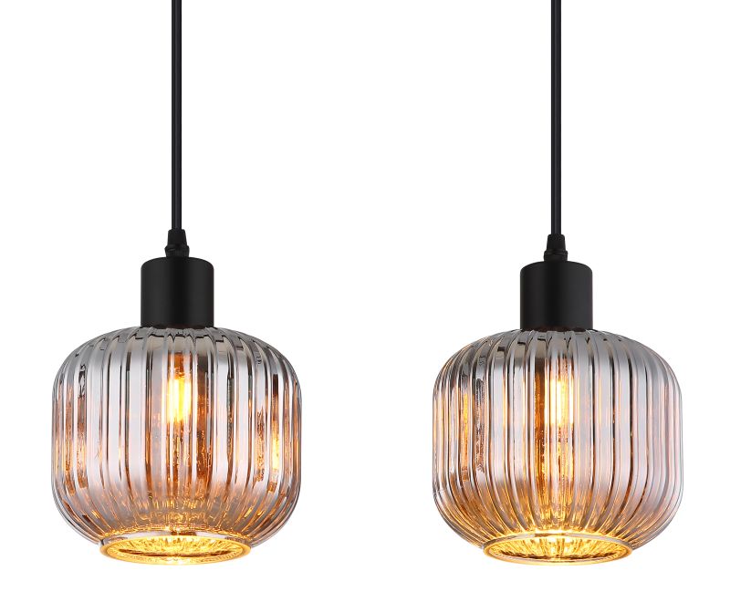 Tom 80cm Røgfarvet loftslampe Fra Globo Lighting - Den mattsvarta metallen ger ett modernt uttryck och passar perfekt in i olika inredningsstilar.