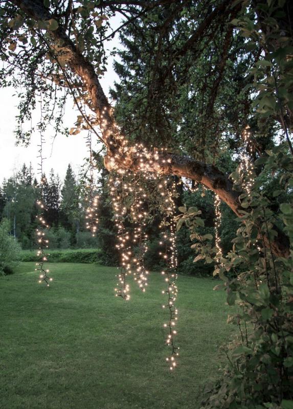 Lyskæde Crispy Ice White 16m Sort Fra Star Trading - Lyssnor med 800 LED-lamper med et smukt, lidt k&oslash;ligere sk&aelig;r.