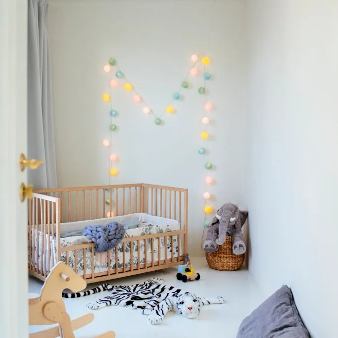 Irislights Fairytale 35-lights Flerfarvet Fra Irislights - Lysk&aelig;den kan placeres p&aring; mange forskellige m&aring;der og er en v&aelig;rdsat indretningsdetalje af b&aring;de voksne og b&oslash;rn!