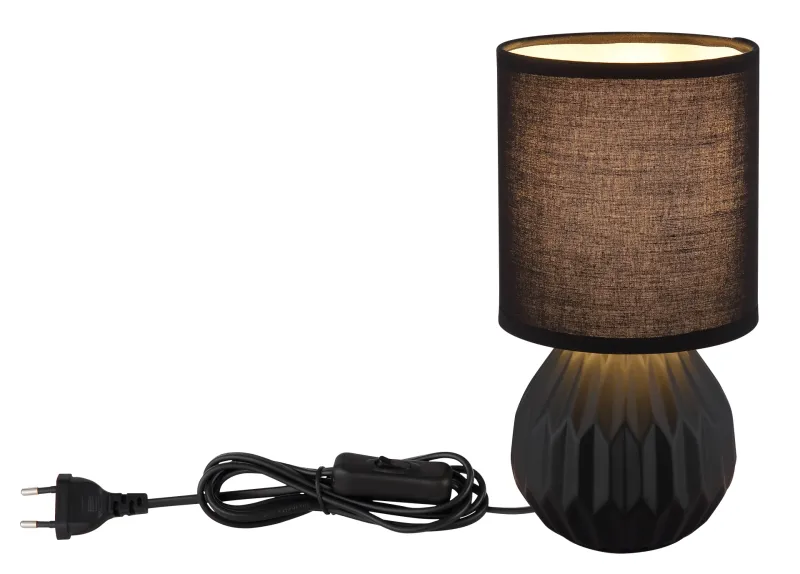 Sylas 23cm Sort bordlampe Fra Globo Lighting - Den rundade keramiska basen i elegant svart och den matchande cylindriska textilsk&auml;rmen skapar en harmonisk och modern estetik.